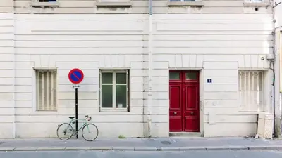 Vélo sur le terrain de l'établissement Studio petit LU ou dans les environs