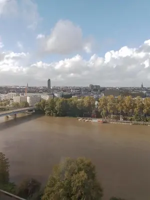 Vue sur la rivière ou le fleuve situé(e) à proximité de l'appartement