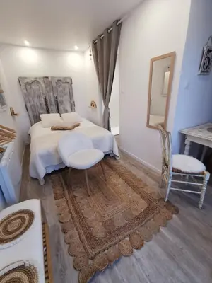 Un ou plusieurs lits dans un hébergement de l'établissement Au Poème du Chêne, Logement indépendant, Calme, Parking gratuit