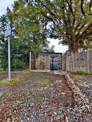 Jardin de l'établissement Au Poème du Chêne, Logement indépendant, Calme, Parking gratuit