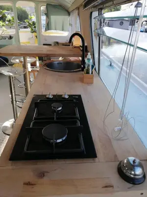 Cuisine ou kitchenette dans l'établissement Esprit Péniche