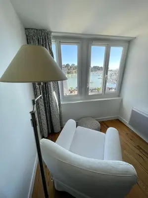 Un ou plusieurs lits dans un hébergement de l'établissement Port de Pornic. Vue mer. Sea view. 4 rooms.