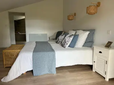 Un ou plusieurs lits dans un hébergement de l'établissement La Millière - Chambres d'hôtes - Piscine & campagne - Marie-Anne & Marie-Adélaïde