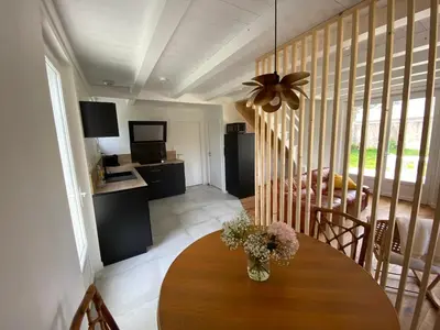 Cuisine ou kitchenette dans l'établissement Maisonnette confortable à Pornic