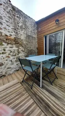 Terrasse ou espace extérieur de l'établissement Maison cosy -15min Puy du Fou- Centre de Pouzauges