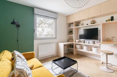Télévision ou salle de divertissement dans l'établissement Studio refait à neuf avec Parking en Bord de Loire