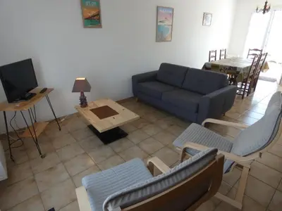 Coin salon dans l'établissement Maison de vacances à Notre Dame-de-Monts - 5 personnes - FR-1-540-174