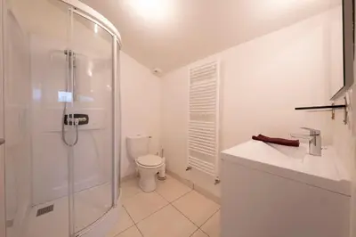 Salle de bains dans l'établissement gîte maison d'Anetz