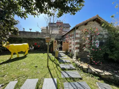 Jardin de l'établissement Maison indépendante cosy avec terrasse privée - La Laiterie