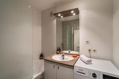 Salle de bains dans l'établissement Le Jardin des Plantes - Bail mobilité sur Nantes
