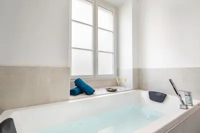 Plan de l'établissement L'Appartement des Ducs avec Baignoire Double
