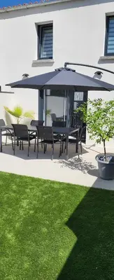 Jardin de l'établissement Le Béluga spa Aéroport Nantes Bouguenais Rezé