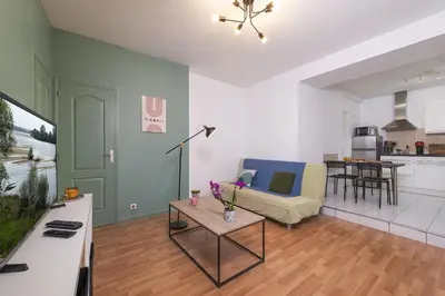 Cuisine ou kitchenette dans l'établissement Appart calme avec parking, proche place Ney