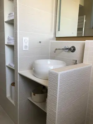 Salle de bains dans l'établissement Face à la mer, bel appartement