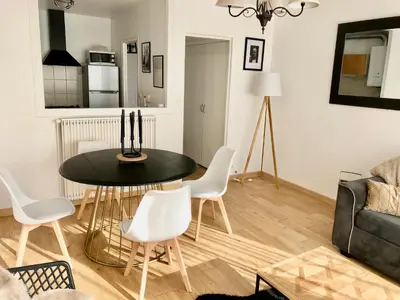 Cuisine ou kitchenette dans l'établissement Lapartchallandais