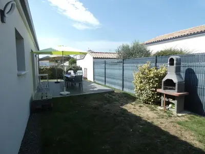 Jardin de l'établissement Maison moderne à Notre-Dame-de-Monts, 3 chambres, proche plage - FR-1-540-150