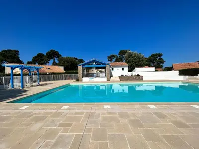 Piscine de l'établissement L'évasion des pins - Au coeur de la Nature ou située à proximité