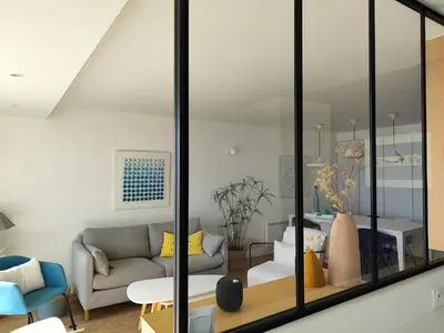 Coin salon dans l'établissement Appartement moderne pour 4 pers, proche commerces, vue mer - FR-1-323-257