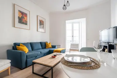 Télévision ou salle de divertissement dans l'établissement Le Puits d'Argent - Spacieux T2 au Coeur de Nantes