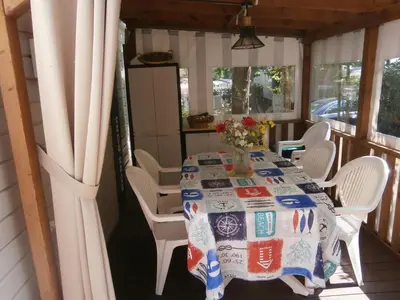 Coin salon dans l'établissement Mobilhome 3 chambres tout confort, proche de la plage