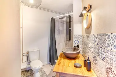 Salle de bains dans l'établissement Bourgonnier 19 - Charmant studio à Angers