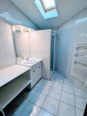 Salle de bains dans l'établissement maison de vacances 5 personnes
