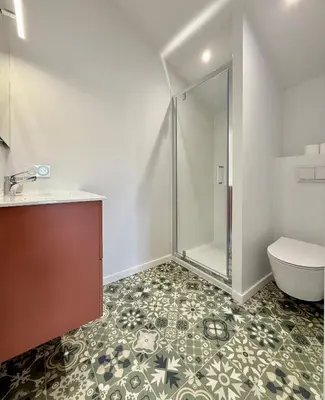 Salle de bains dans l'établissement Jolie m'Home - Maison 15 pers, 5 sdb, 5 WC, proche Puy du Fou