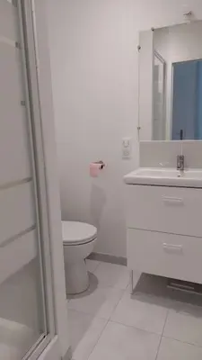 Salle de bains dans l'établissement Appartement 2 pièces proche cathédrale
