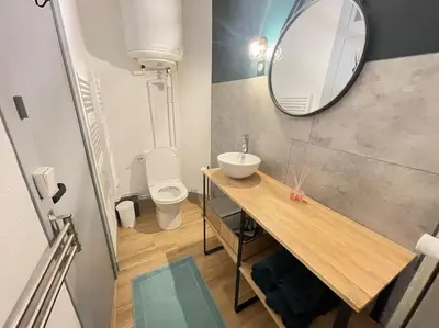 Salle de bains dans l'établissement *NEW* MAISONNETTE*Bail Mobilité*CHIC*NANTES