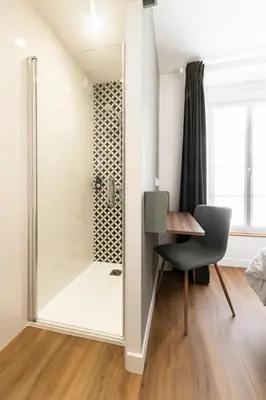 Salle de bains dans l'établissement Le Clos de la Jouvence - Gite 4* à 15 minutes du Puy du Fou, 6 personnes