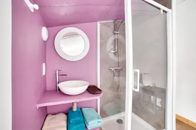 Salle de bains dans l'établissement Accès privée à la plage à Barbâtre - Maison pour 6