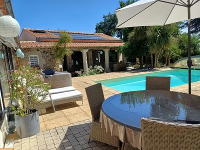 Piscine de l'établissement La petite Logne - logement avec piscine ou située à proximité