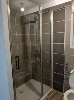 Salle de bains dans l'établissement T2 à côté de Puy du Fou