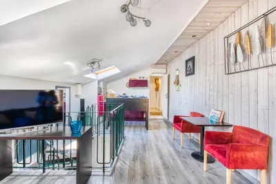 Coin salon dans l'établissement Superbe Appartement Vue sur la Confluence LOIRE