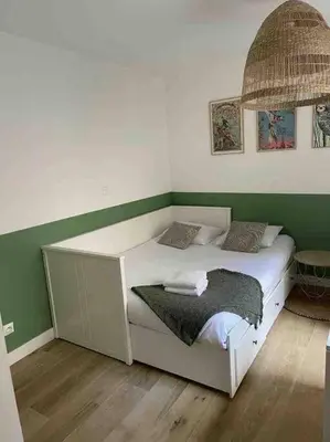 Un ou plusieurs lits dans un hébergement de l'établissement Nantes Bouffay STUDIO Les machines de l'île