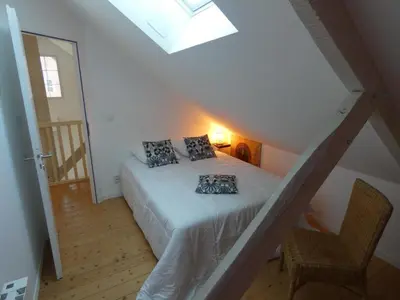 Un ou plusieurs lits dans un hébergement de l'établissement Maison rénovée, 8 pers, animaux admis, jardin - FR-1-540-188