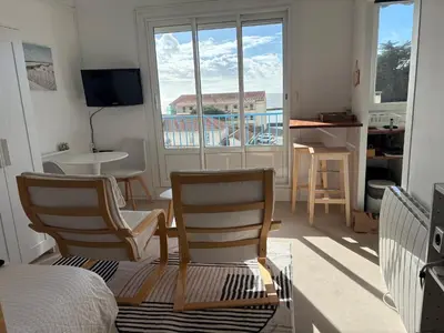 Cuisine ou kitchenette dans l'établissement Studio face mer Accès direct à la plage