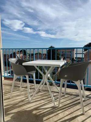 Balcon ou terrasse dans l'établissement Studio face mer Accès direct à la plage