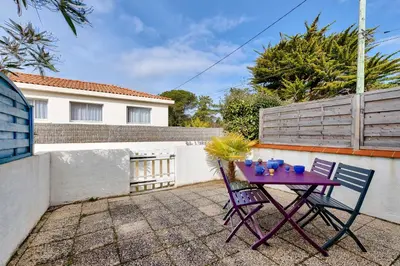 Balcon ou terrasse dans l'établissement À deux pas de la plage, jolie maison pour 4