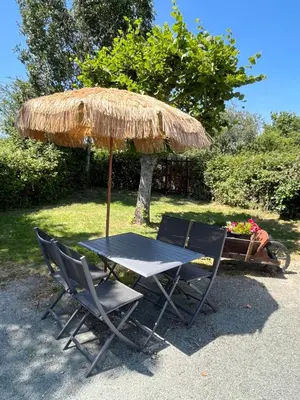 Jardin de l'établissement Logement insolite
