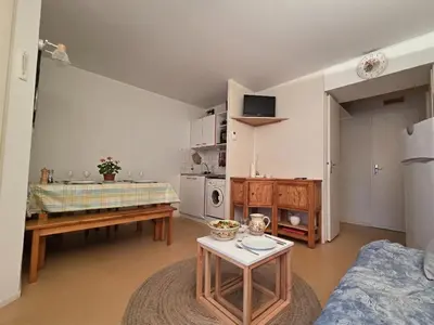 Cuisine ou kitchenette dans l'établissement Charmant T2 à 100m de la plage, terrasse sud, proche commerces - Saint Brevin L'Océan - FR-1-364-147