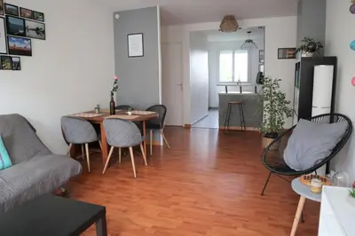 Coin salon dans l'établissement TRENTEMOULT-REZE : 2 chambres, 65m²+parking+wifi