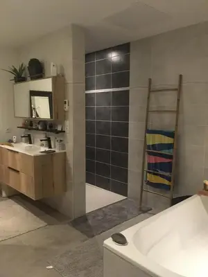 Salle de bains dans l'établissement L'INSTANT ZEN NATURISTE ONLY ADULTE