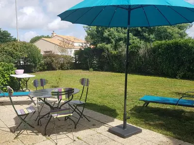 Jardin de l'établissement Maison Calme avec Jardin Clos, Près de Pornic et Nantes, Wifi et Équipements Bébé Inclus - FR-1-306-1239