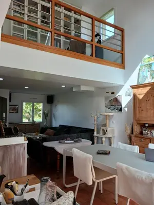 Coin salon dans l'établissement VILLA TARA