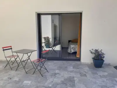 Terrasse ou espace extérieur de l'établissement chez Virginie et Jacky