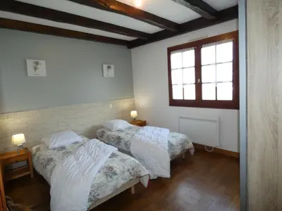 Un ou plusieurs lits dans un hébergement de l'établissement Maison Vacances Notre-Dame-de-Monts, Jardin, Animaux Ok - FR-1-540-236